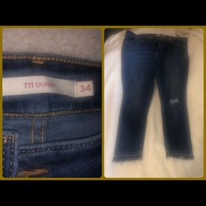 Levis 711 Skinny Jeans
LEVI'S® PREMIUM